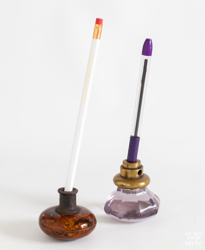 Pen-and-pencil-holders-made-by-repurposing-doorknobs