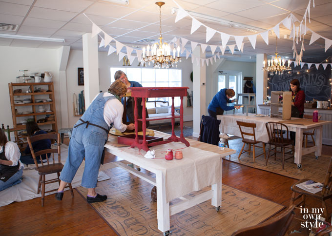 Painting-furniture-workshop-using-MMS-milk-paint