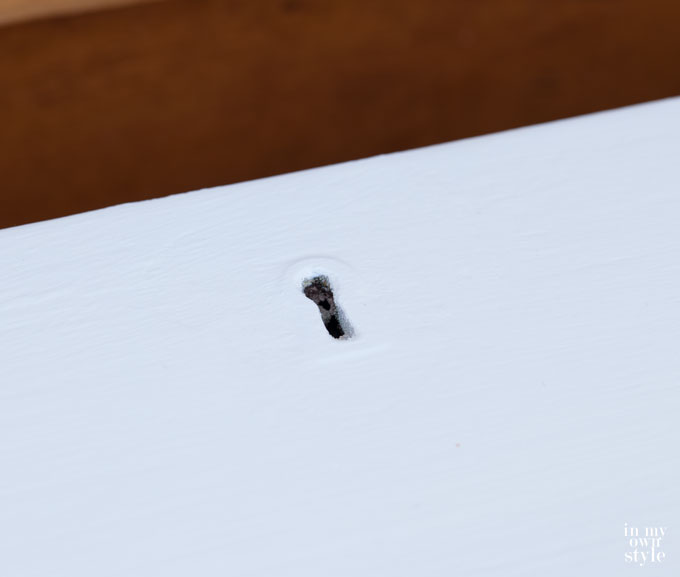How-to-paint-a-key-hole-on-furniture