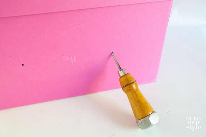 How to attach labels to boxes