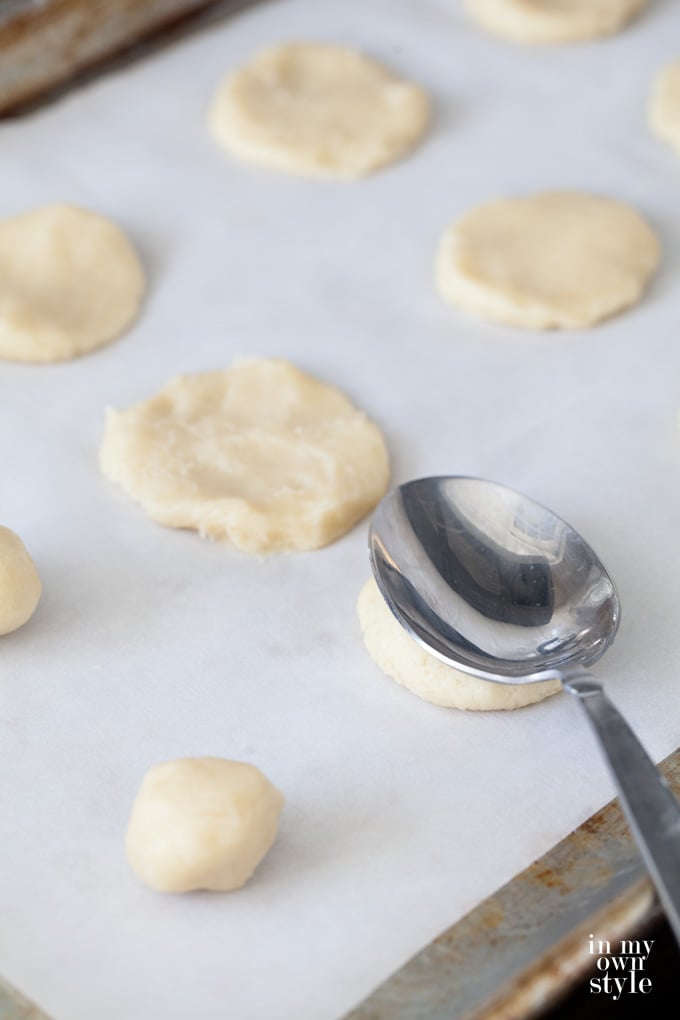 Cookie Baking tips making Chinese Almond Cookies