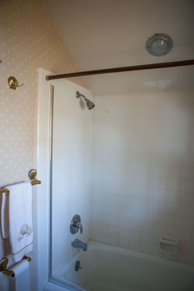 upstairs-bath
