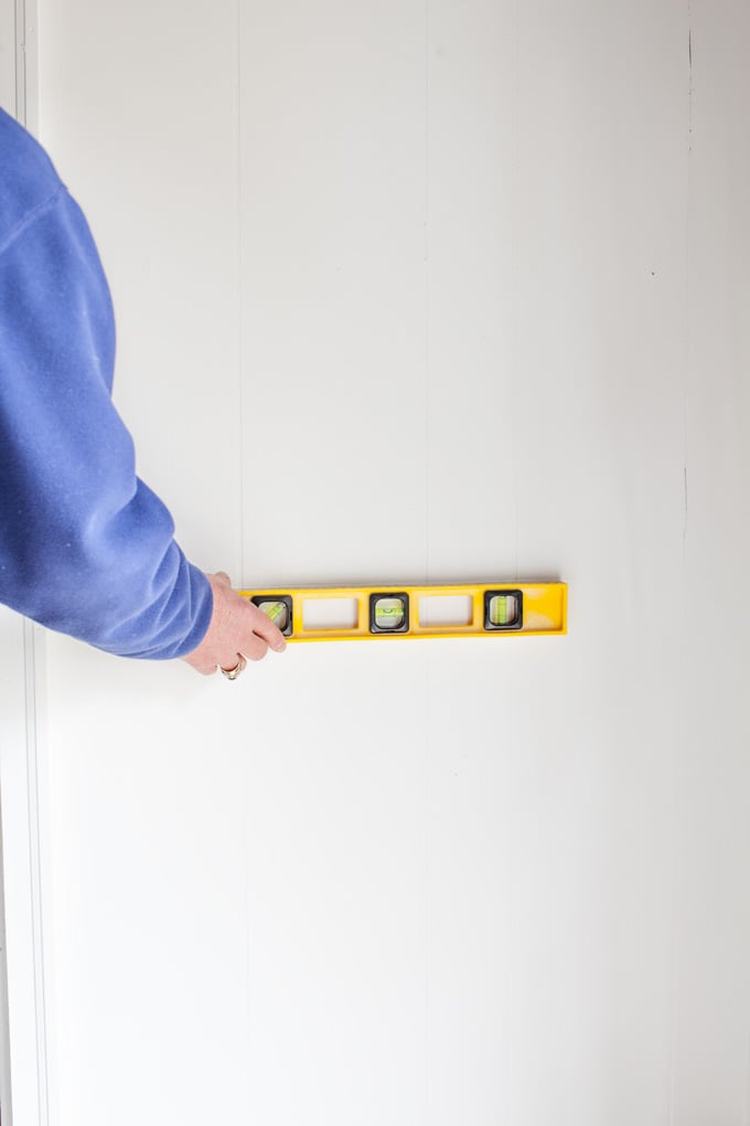 How-to-hang-a-Closetmaid-Cubeicals