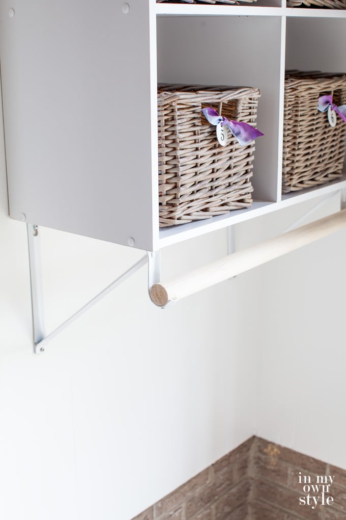 mini-mudroom-using-a-Closetmaid-Cubeicals