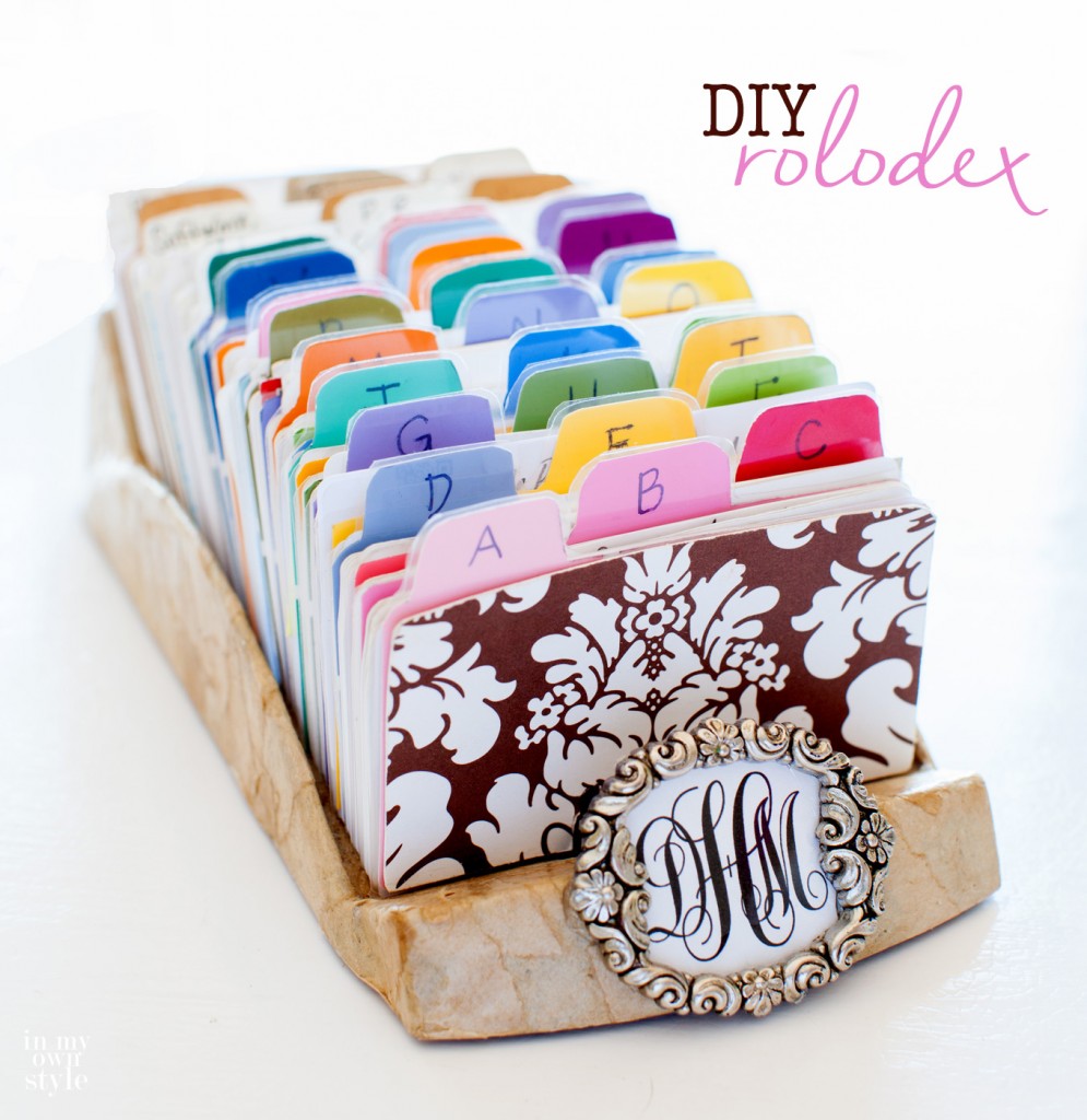 Nee to organize your office desk? Do you like to DIY and paint chip crafts? Then you may want to make this unique and colorful Rolodex to help you organize your office desk. It is an easy DIY organizer that will become your most valued assistant. | In My Own Style