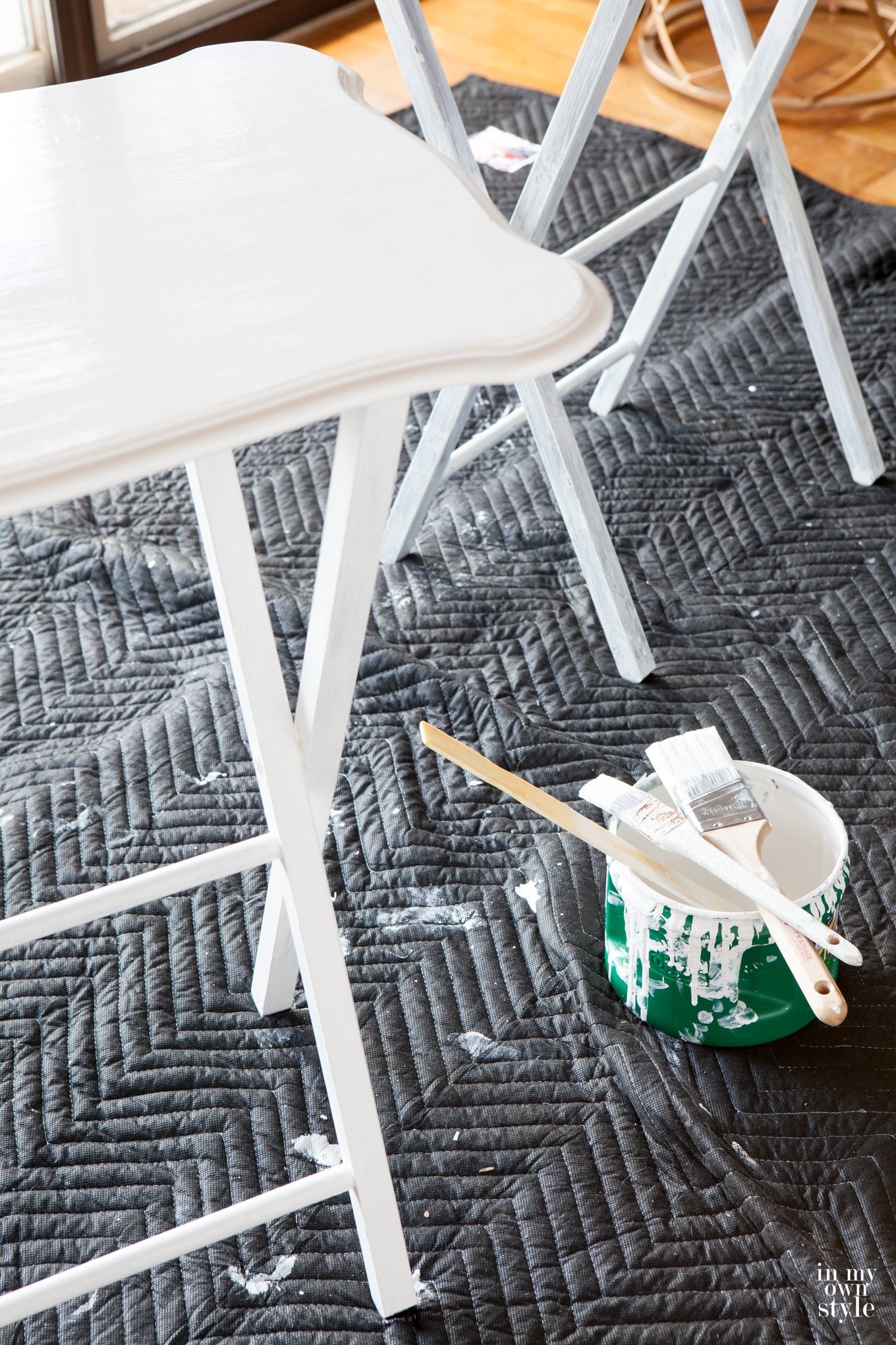 how to paint wood furniture with chalk paint