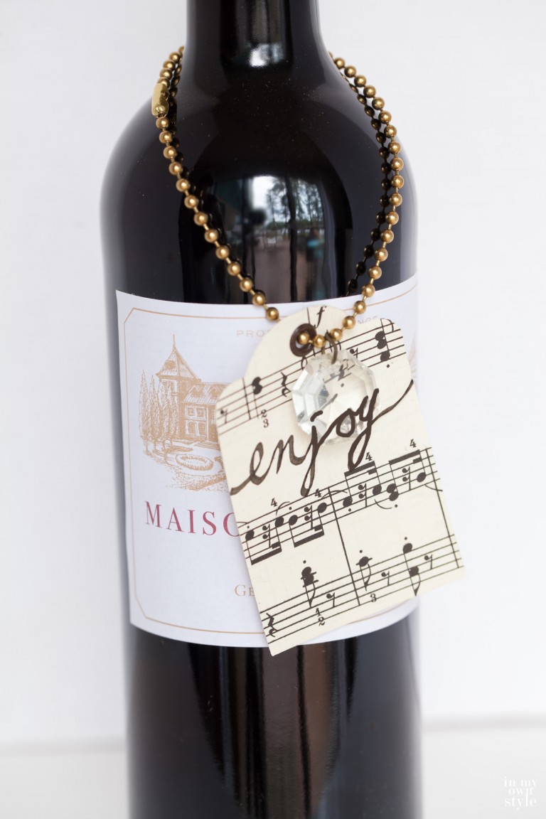 How to wrap a bottle of wine to give as a gift.