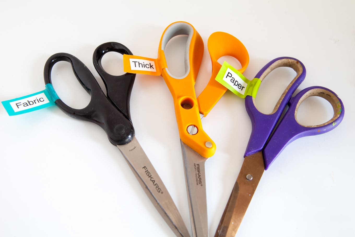 How to sharpen fabric scissors?