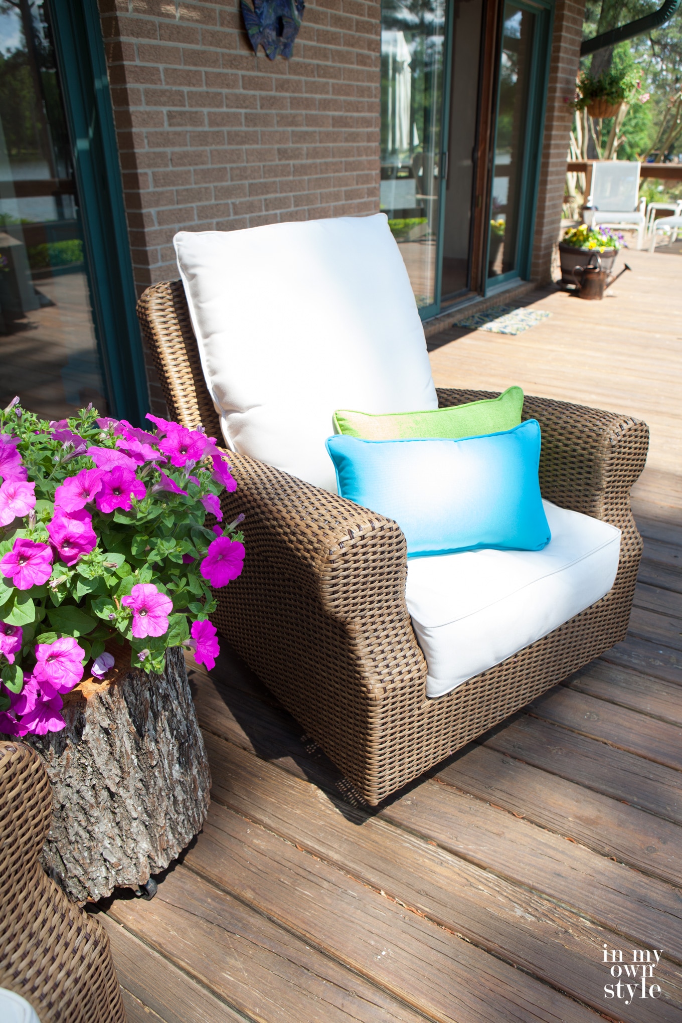 How to make a rolling outdoor table using a tree trunk