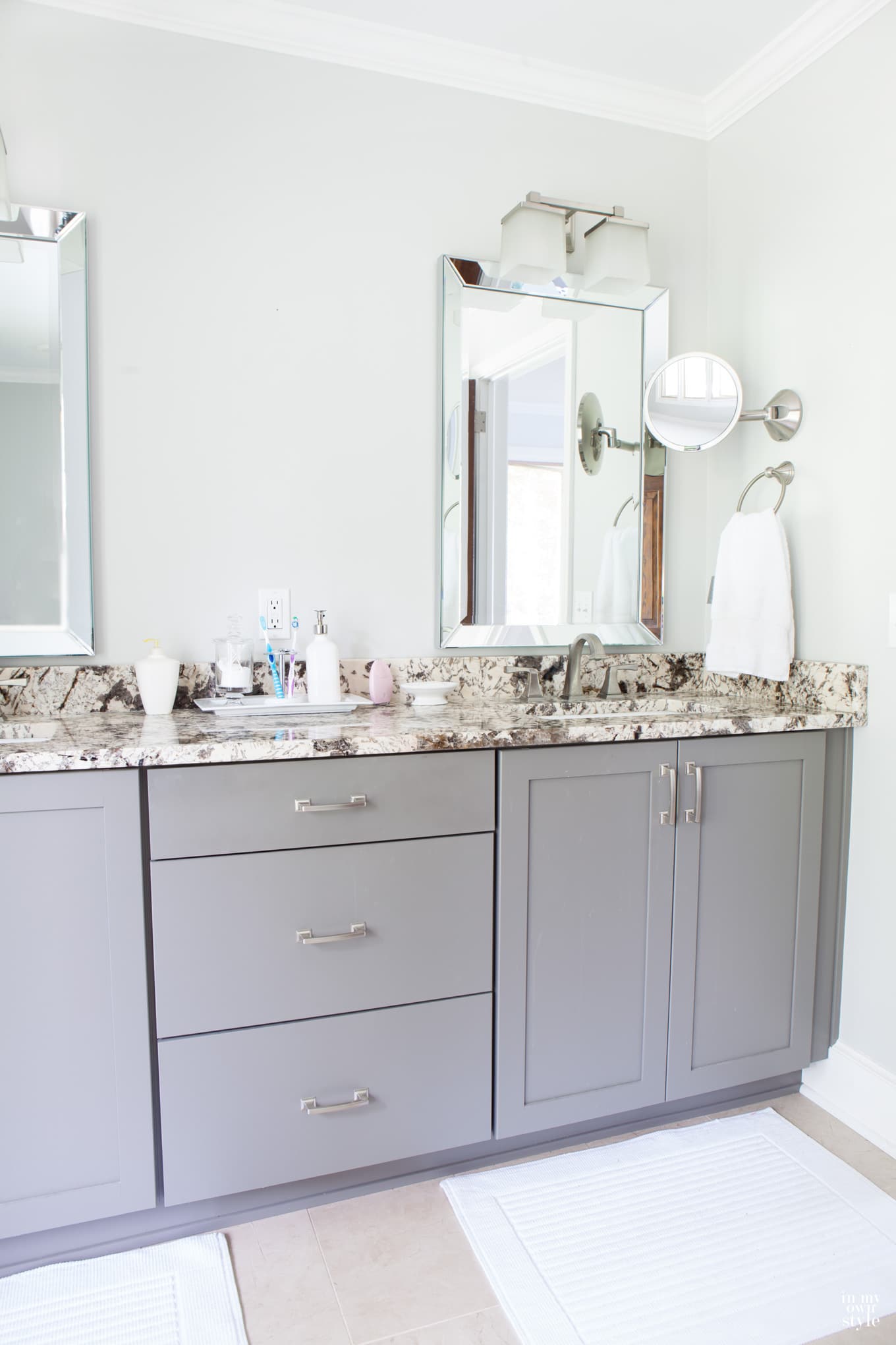 Bathroom mirror cleaning