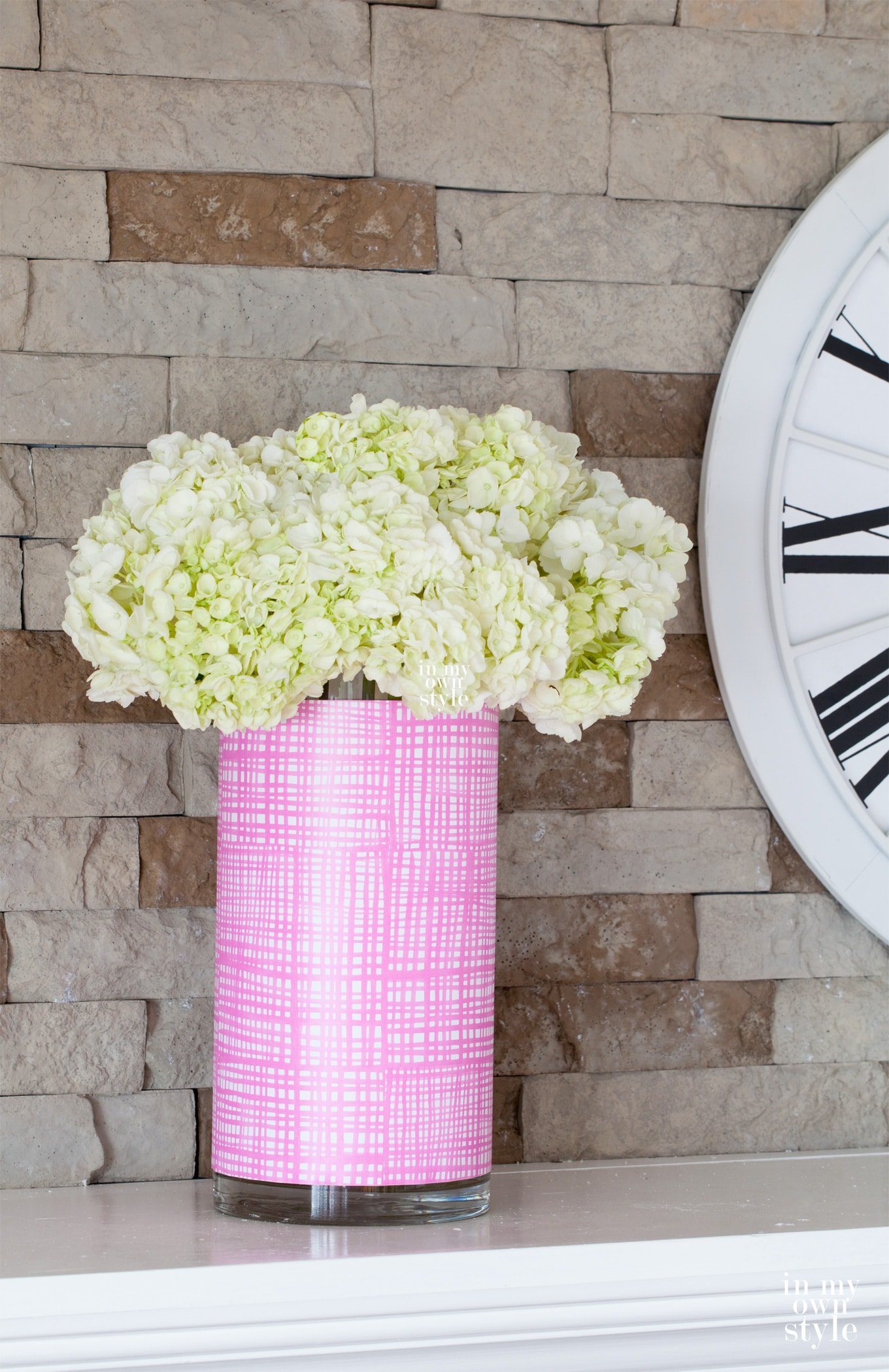 Quick-and-easy-flower-arranging in a vase