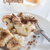 These cinnamon crumb cake cupcakes are perfect to make for breakfast or to make for your local bake sale. | In My Own Style