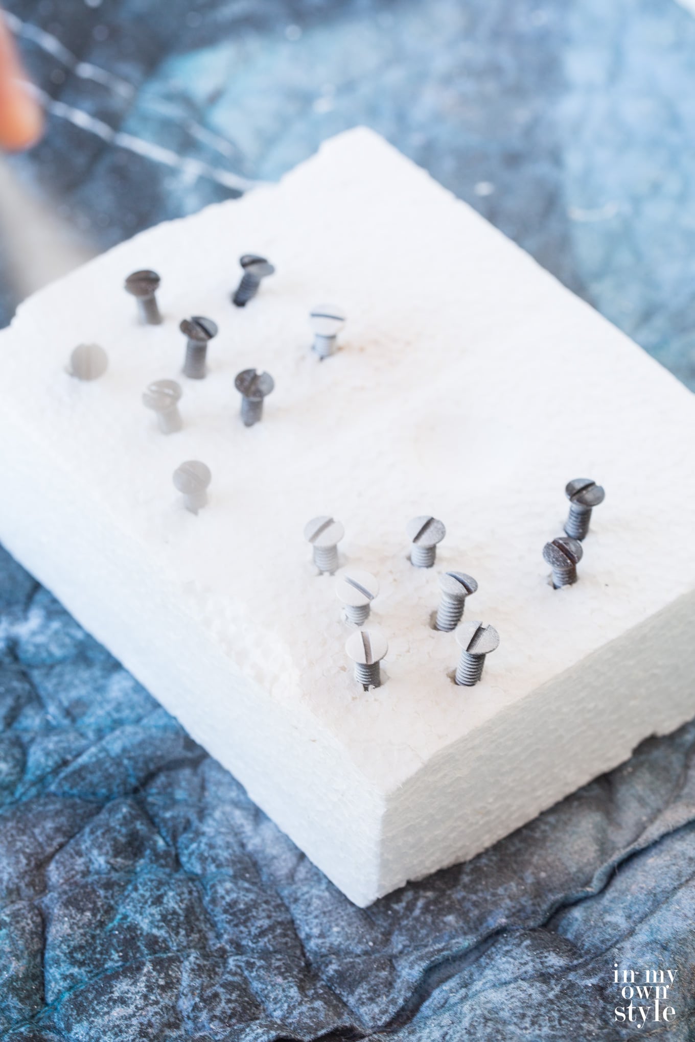 How-to-paint-nails-and-screws-the-easy-way