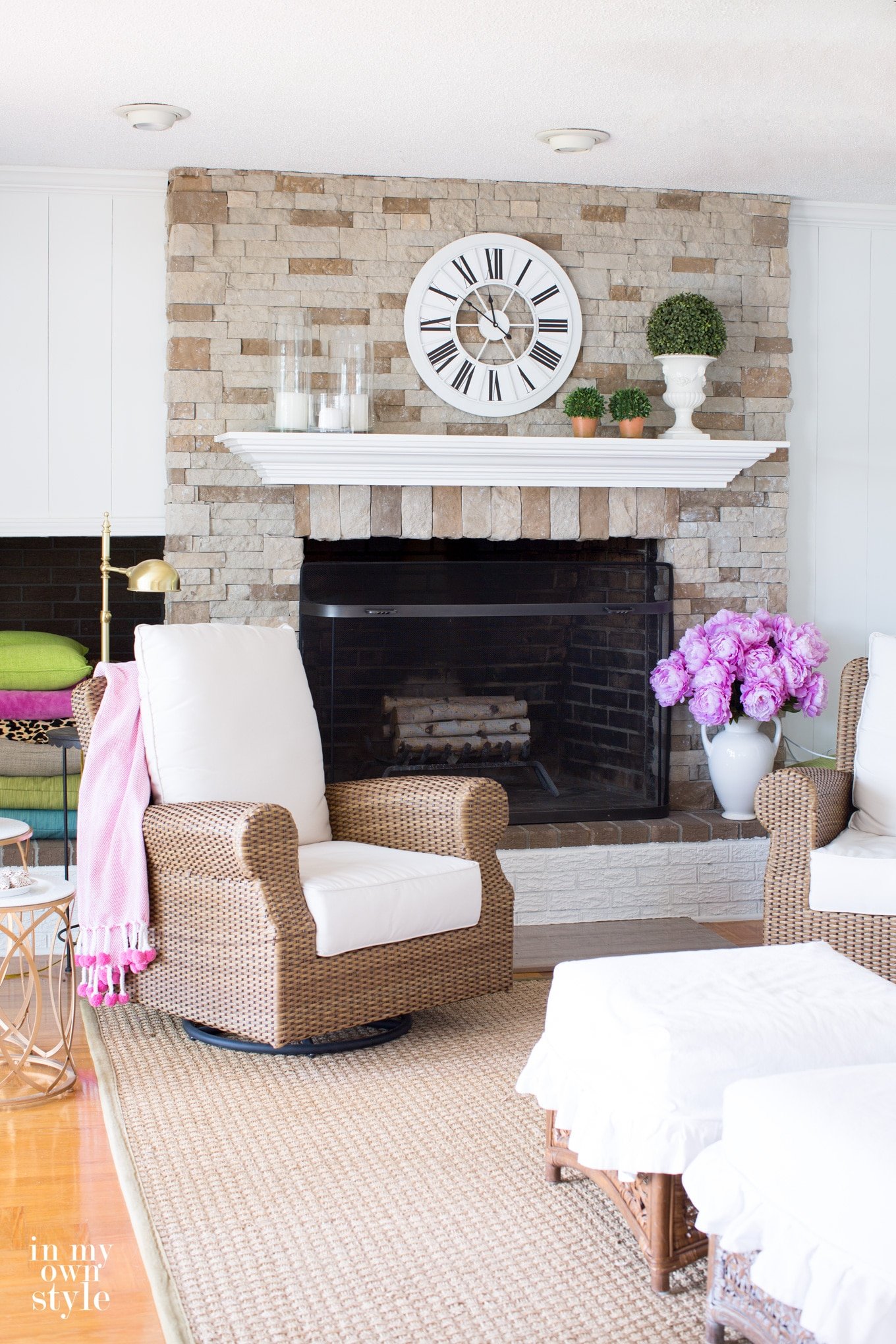Waterfront-home-tour-Living-room