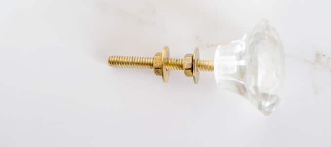 How to tighten a cabinet knob