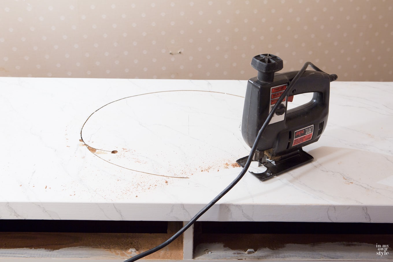 how-to-use-cut-out-a-hole-in-a-counter-for-a-sink
