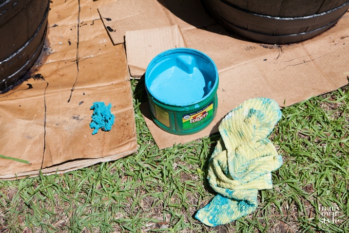 How-to-paint-with-chalk-paint-on-exterior-projects