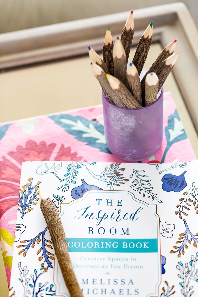 Coffee table decorating idea for autumn