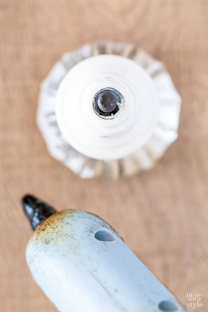 Doorknob curtain rod finial