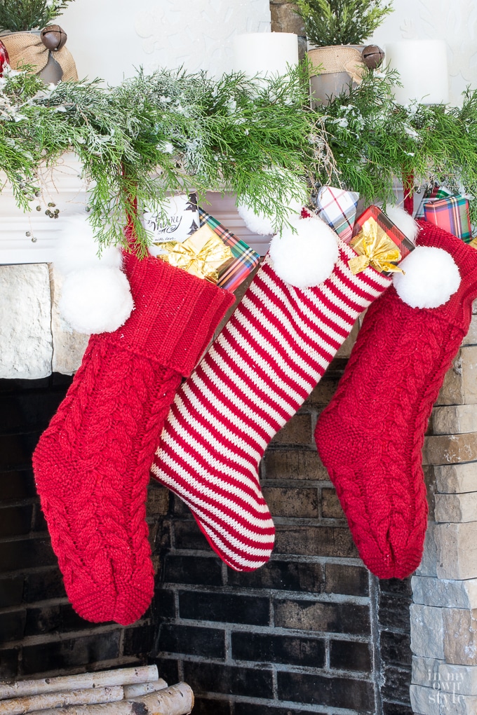 christmas-mantel-decorating-with-greenery-20