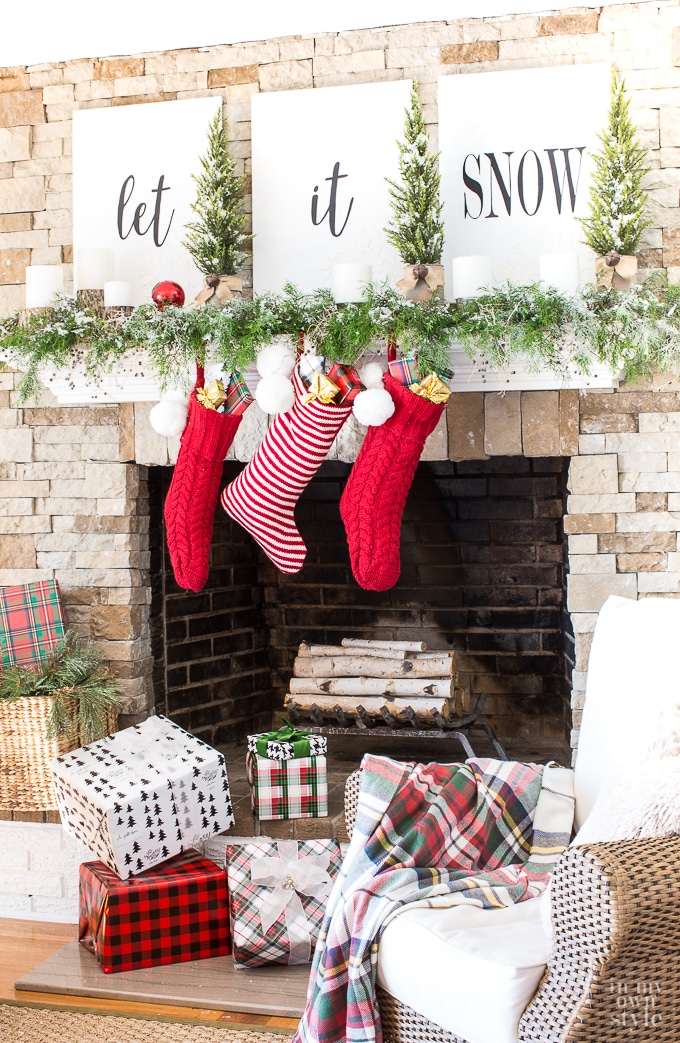 Christmas mantel decorating idea