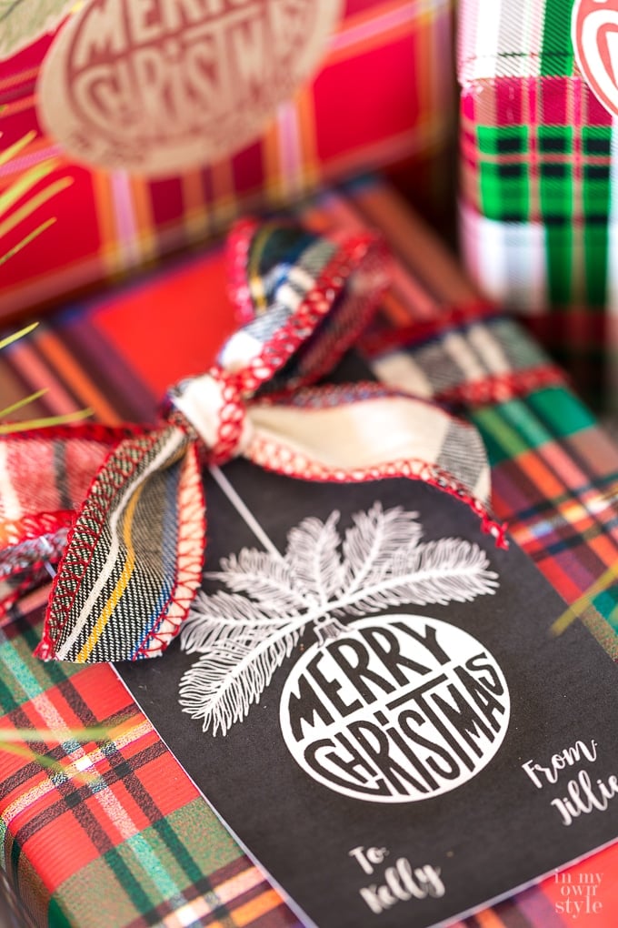christmas-ornament-chalkboard-free-printable-gift-tag