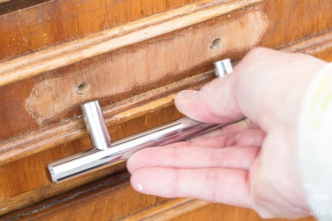 kitchen cabinet makeover and cabinet hardware