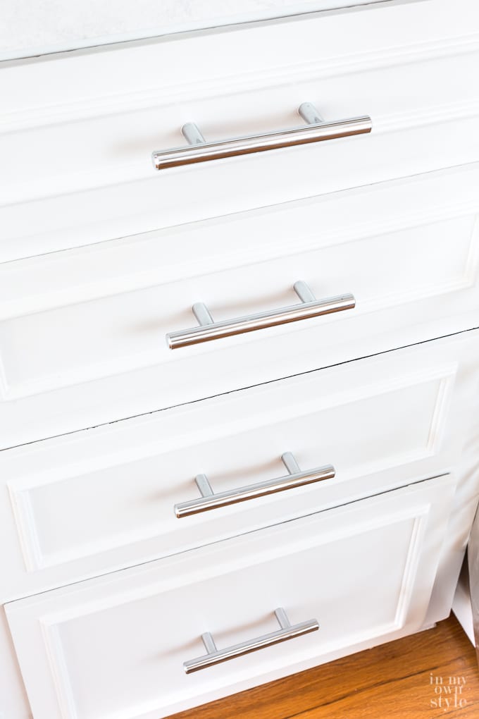 kitchen cabinet makeover and cabinet hardware