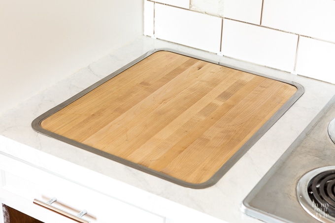 kitchen counter makeover idea using Giani countertop paint