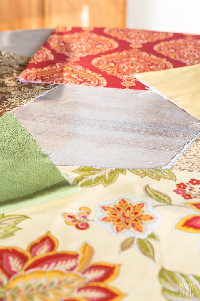 Round table runner table cloth to make