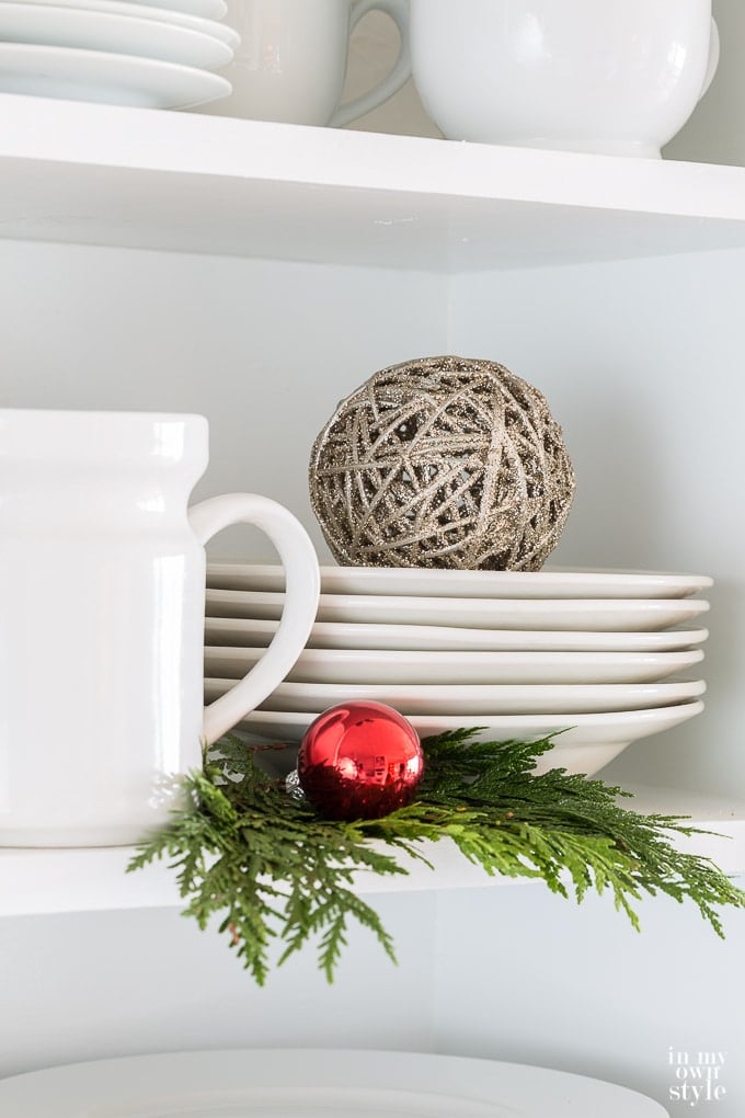 Christmas decorating ideas using red. Christmas house tours.