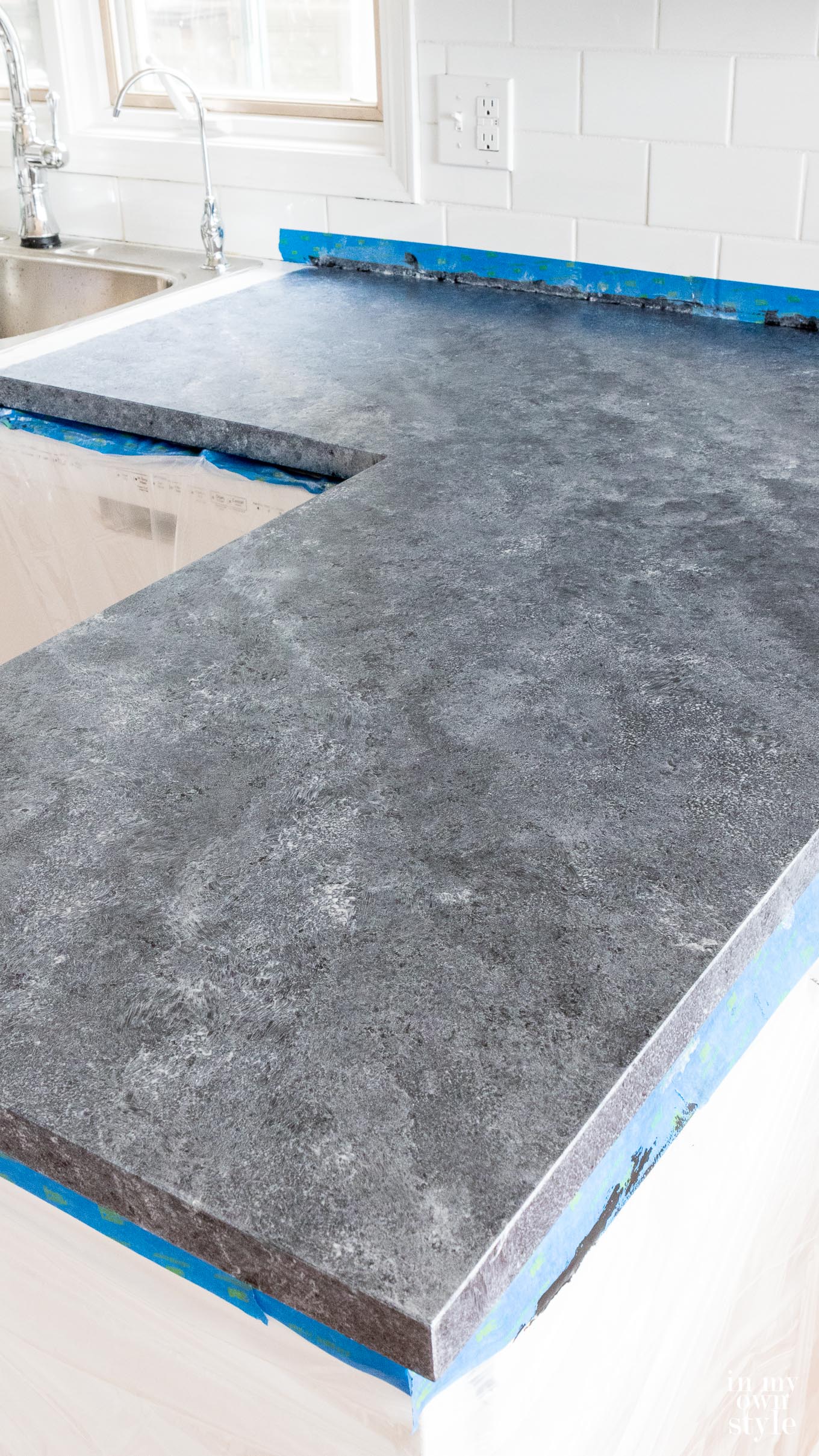 How expensive is it to paint a kitchen counter 