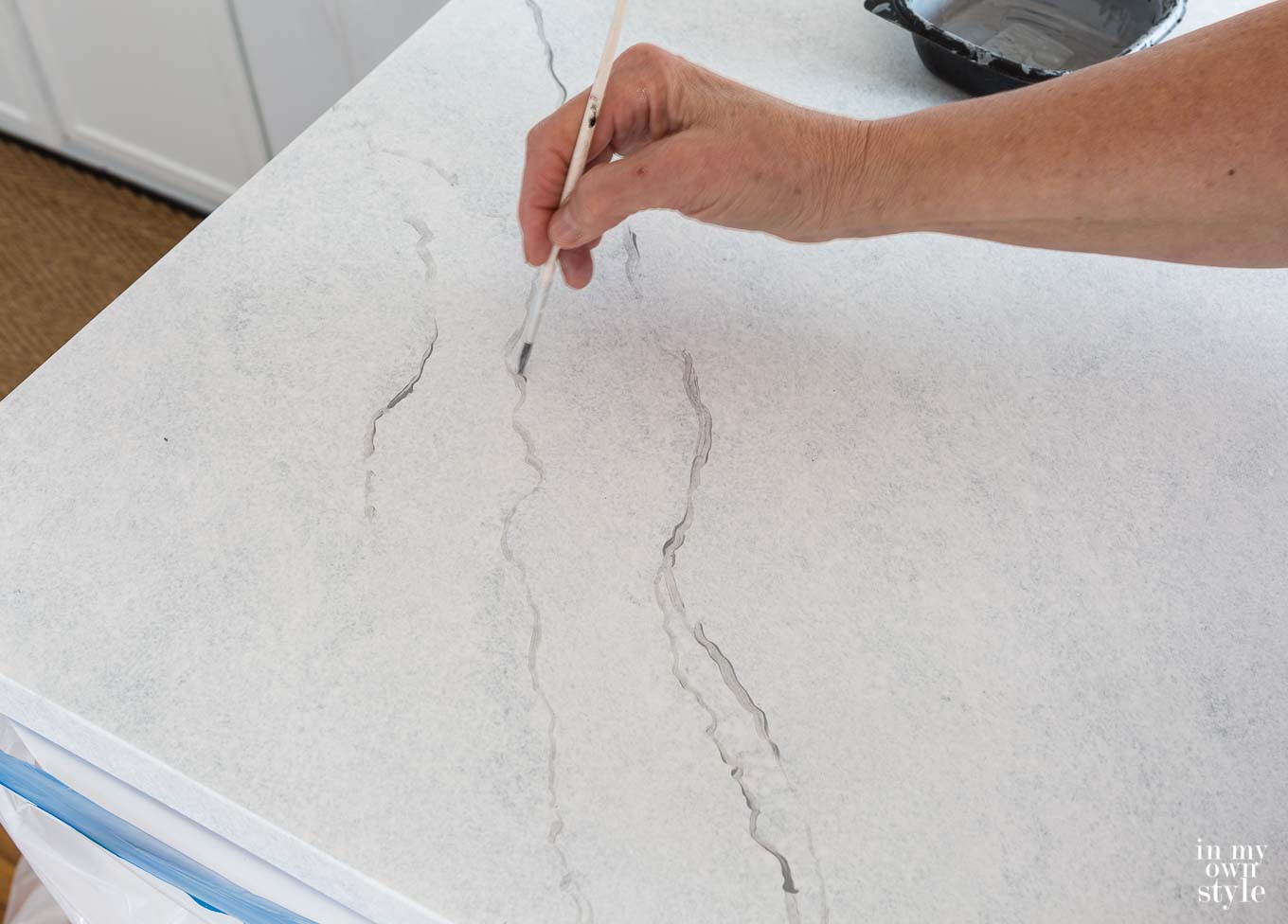 How to make veins in painted marble