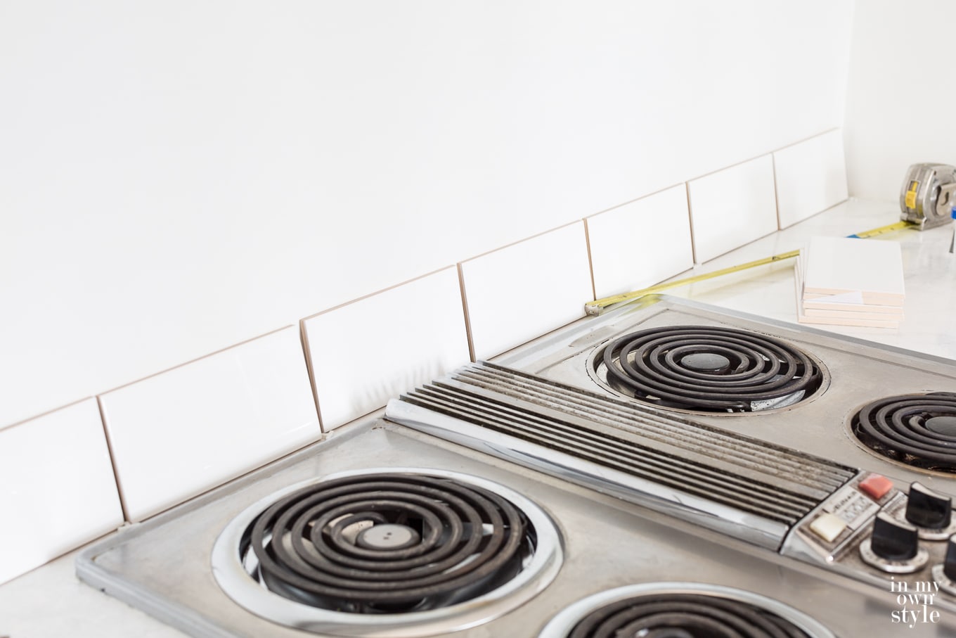 Tiling a kitchen backsplash-3