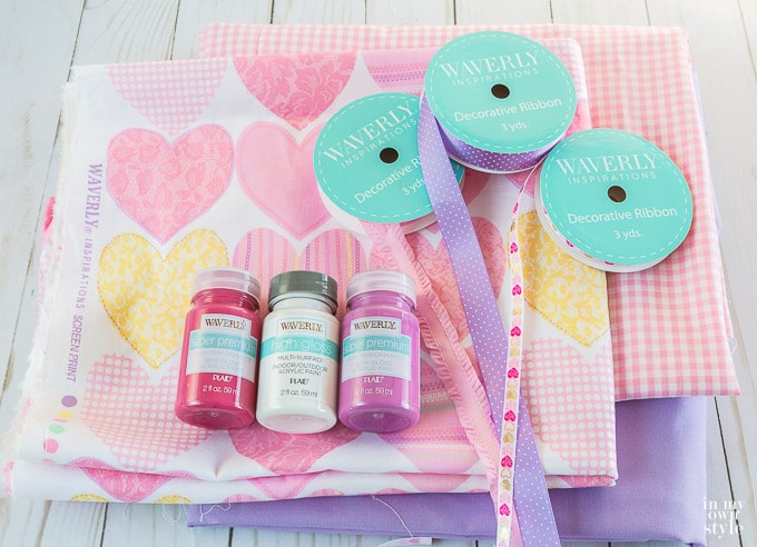 Valentine Decorations to make using fabric and paint
