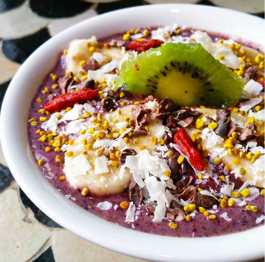 smoothie bowl made with a Vitamix A3500 in my own style