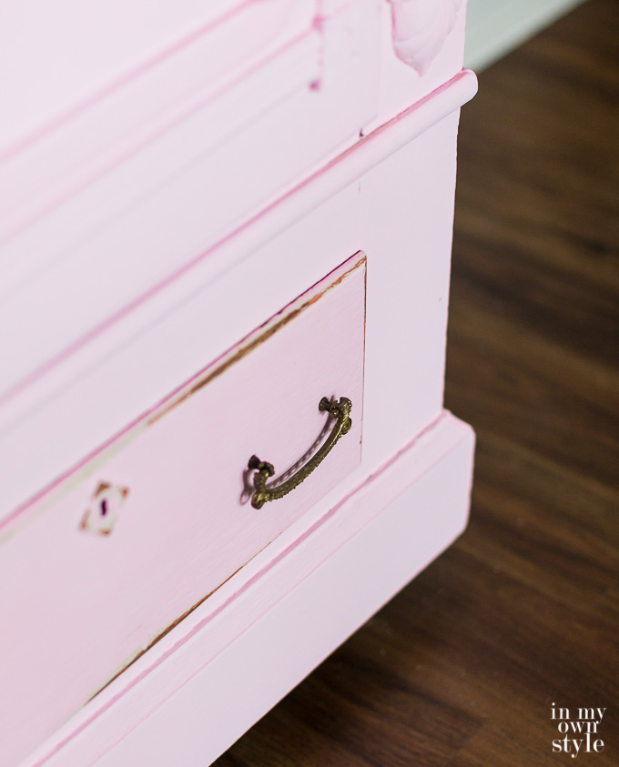 how to make and paint with DIY chalk paint