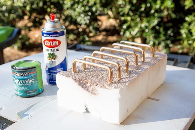 How-to-spray-paint-cabinet-hardware-the-easy-way