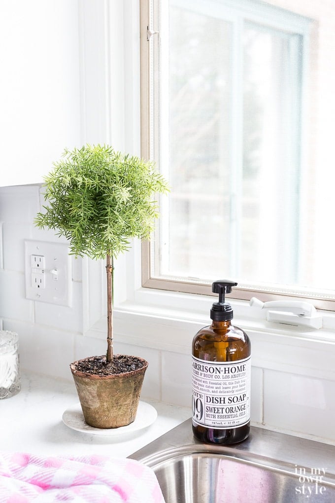 How to make a fake topiary that looks real for your kitchen counter