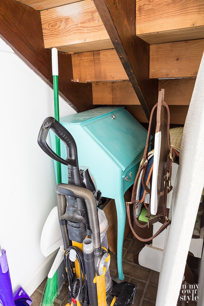 closet Under the staircase storage ideas