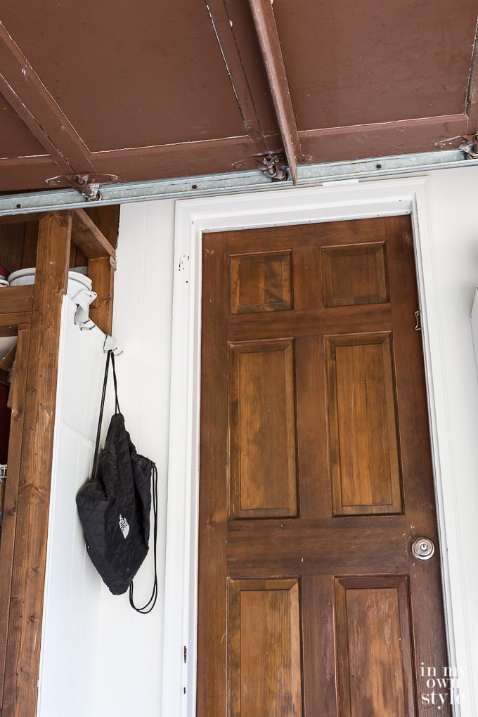 How to install a Brisa retractable screen door 