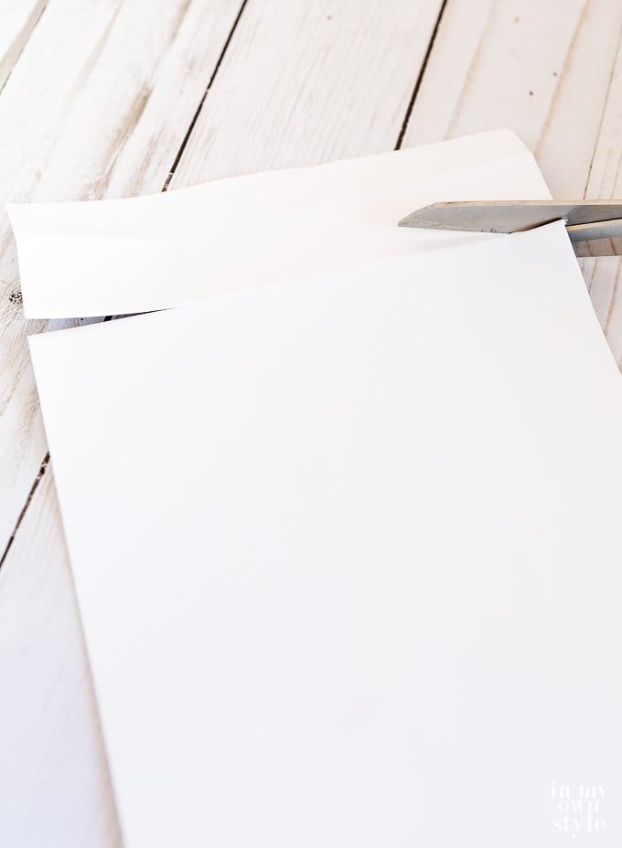 Paper bag gift wrapping ideas on how to make gift bag for men. Perfect for a Father's Day gift bag.