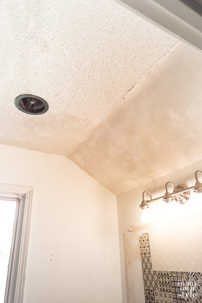 Removing a popcorn ceiling tip