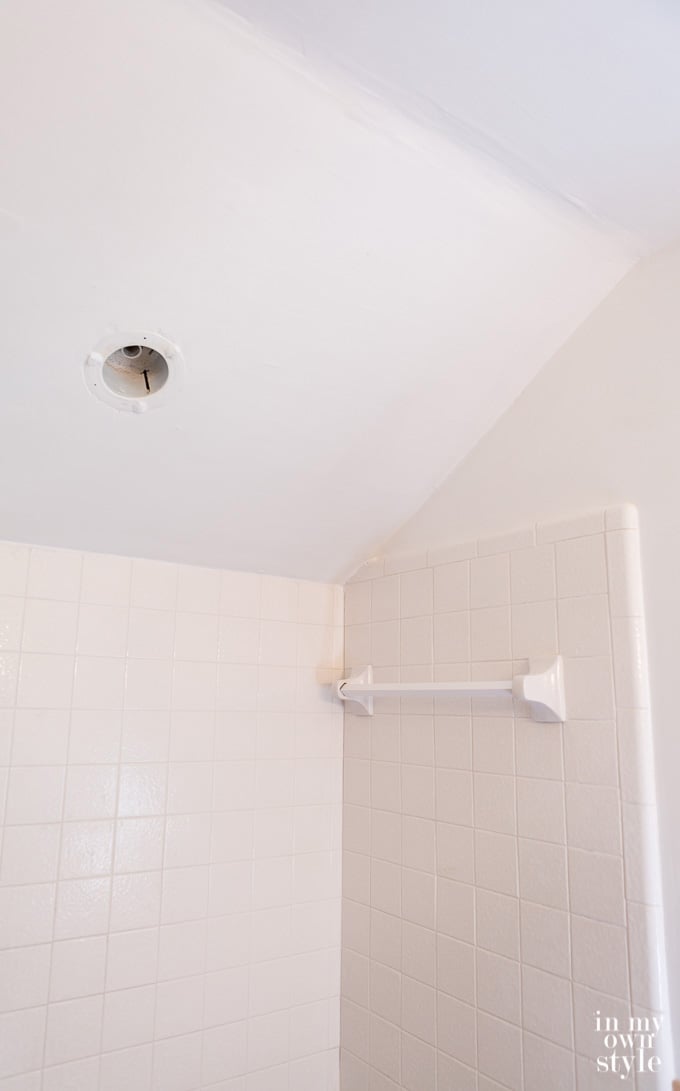 Removing-a-popcorn-ceiling-DIY