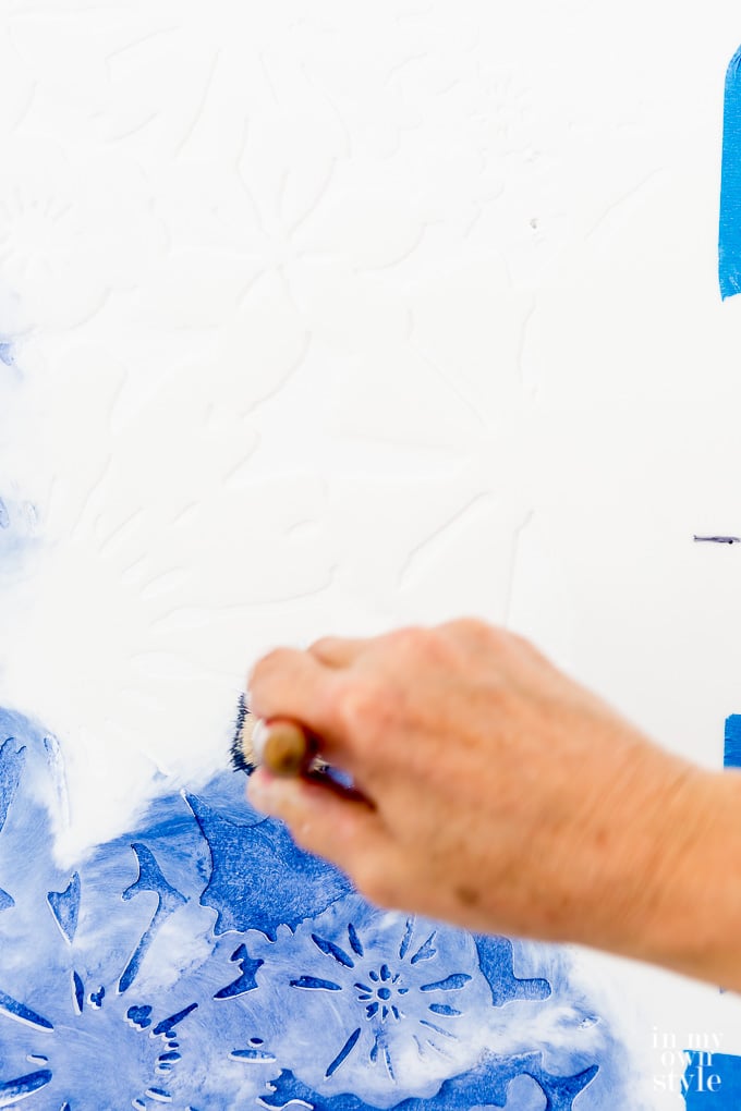 How to stencil a pattern on a wall