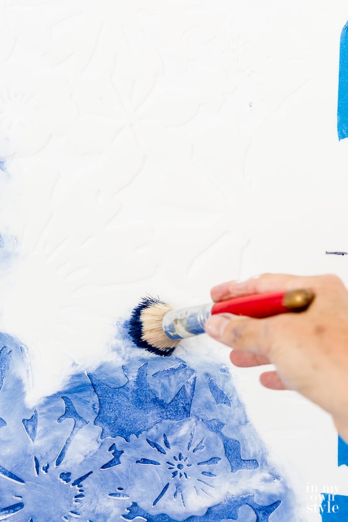 How to use a stencil brush to apply paint to a wall stencil