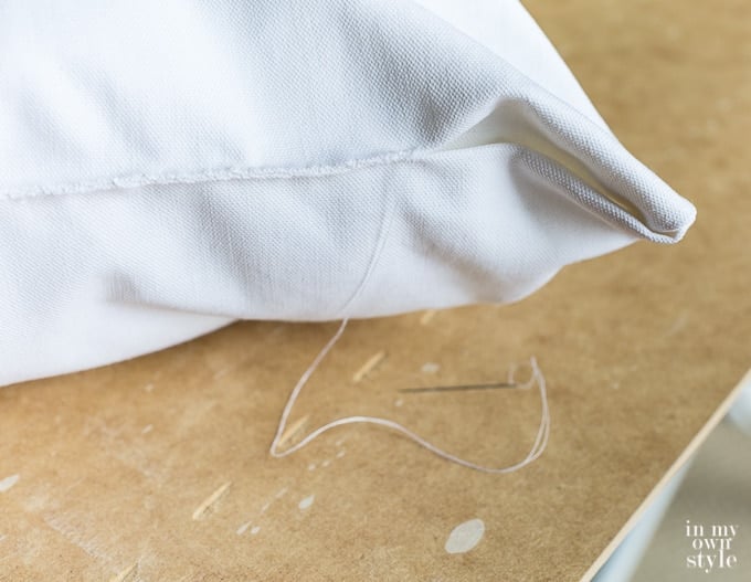 How to sew a pillow cover by hand