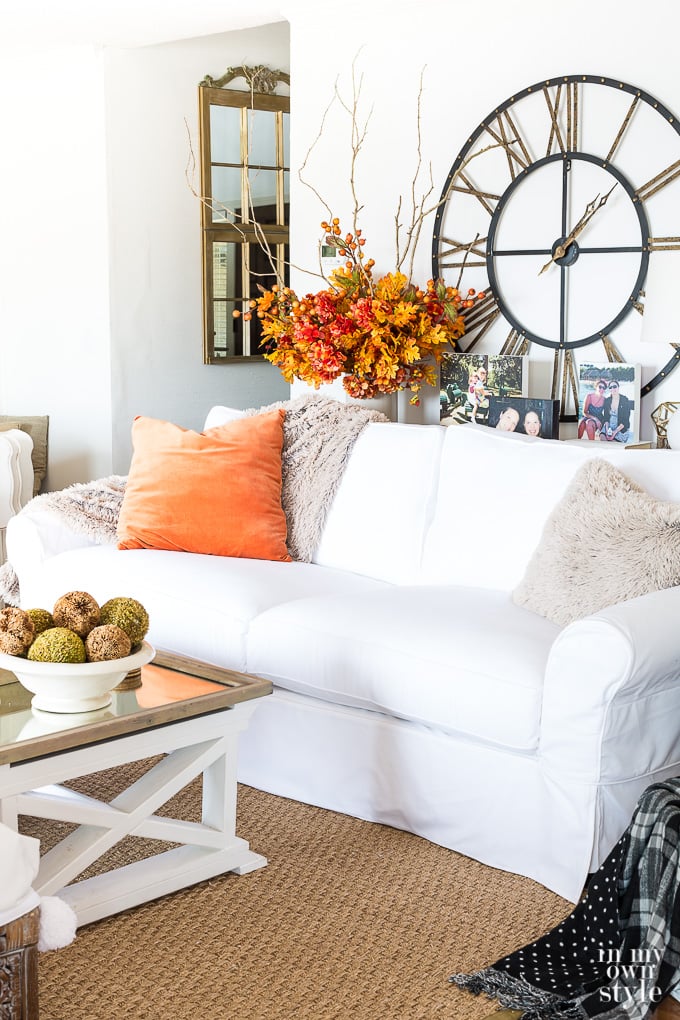 Easy fall floral arrangement that can be made in minutes.
