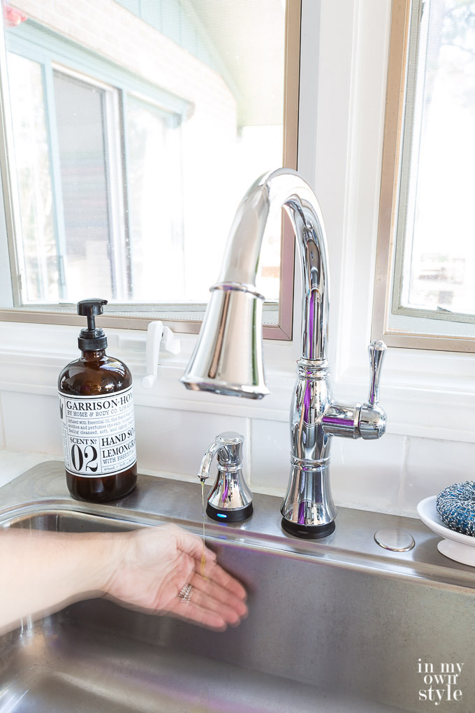 How-to-use-a-Delta-H2O-faucet-and-soap-dispenser
