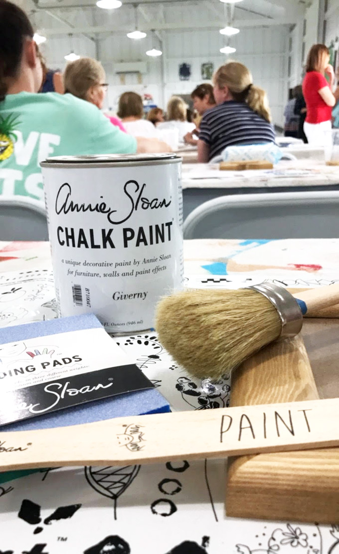 chalk-painting-tips-from-Annie-Sloan